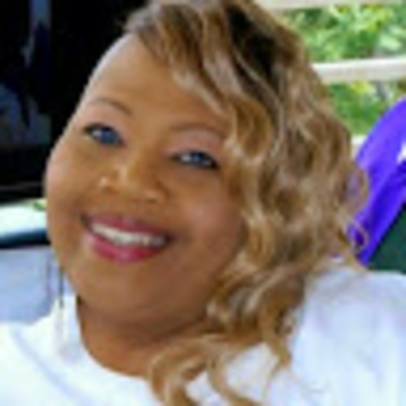 Meet your Posher, Pamela - Picture 1 of 1